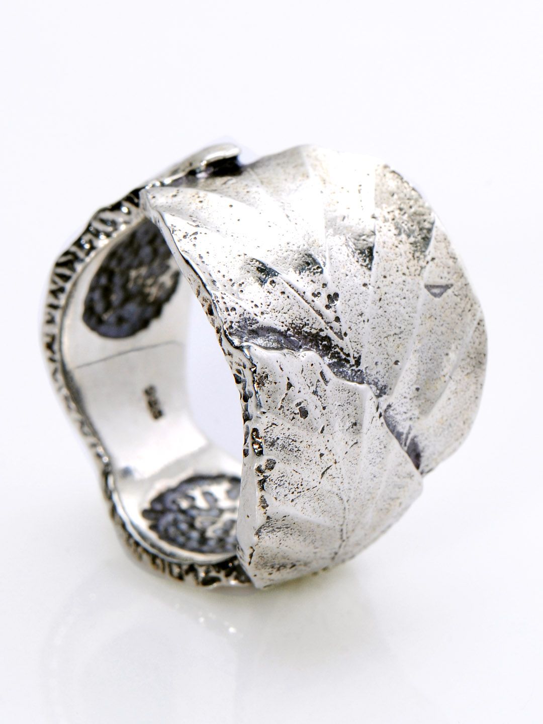 LenciaSterlingSilverRing-eef6cee67a98a58b37b2febfcfb65a93