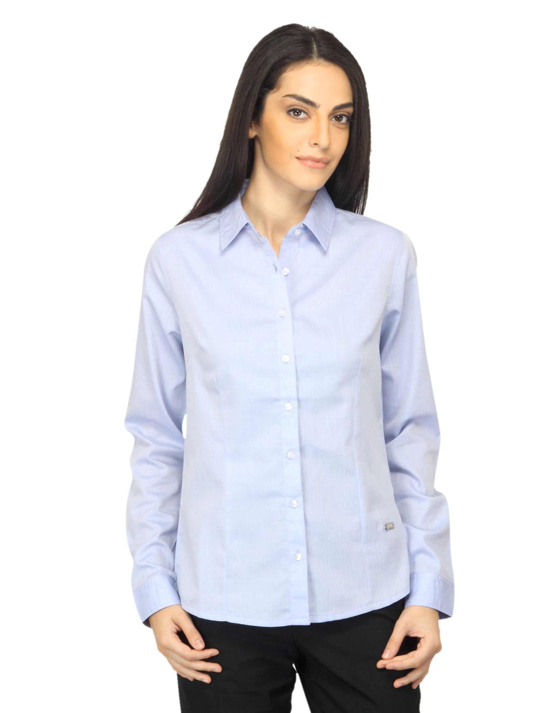 ArrowWomanBlueShirt-76c74b95b8366beb39638dfbe48b5d48