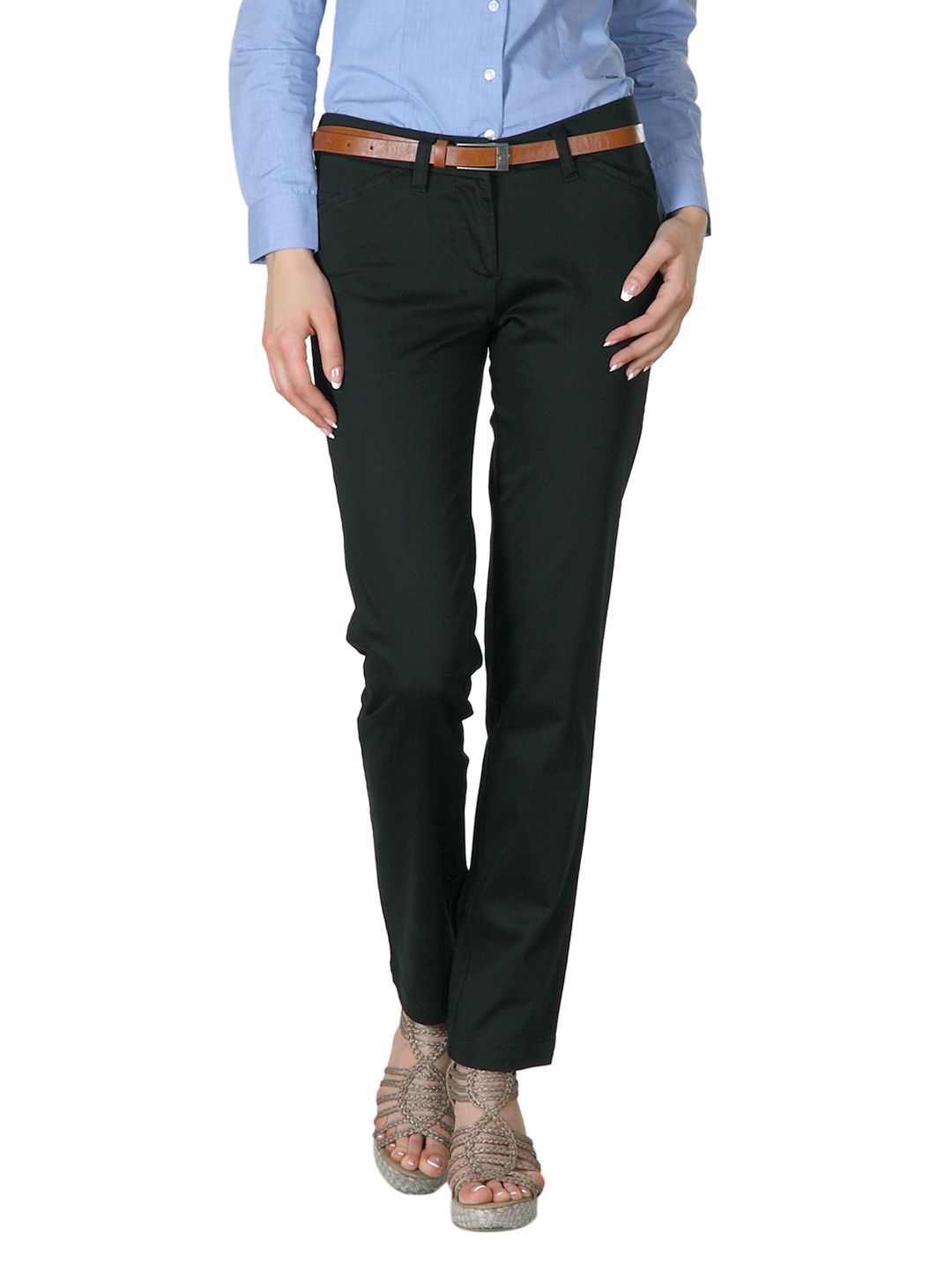 ArrowWomanBlackTrousers-4ec5b6e845a5d658975e8f7cf910f13c
