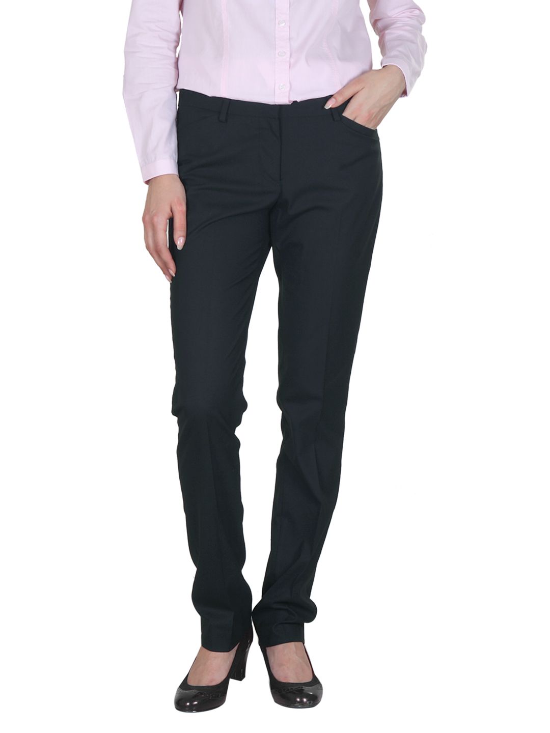 ArrowWomanBlackTrousers-f3252fb667a33cbf4394d4c3f715765f